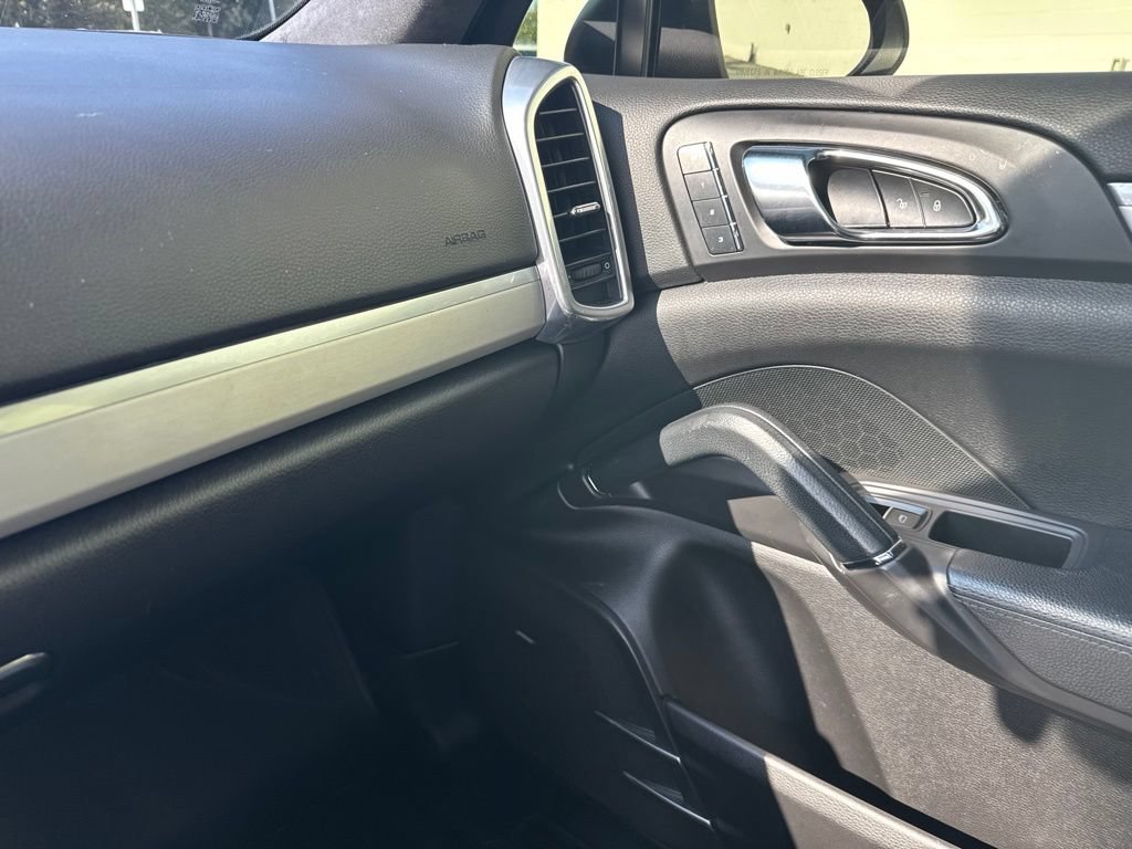 Used 2013 Porsche Cayenne GTS AWD/4WD image 27