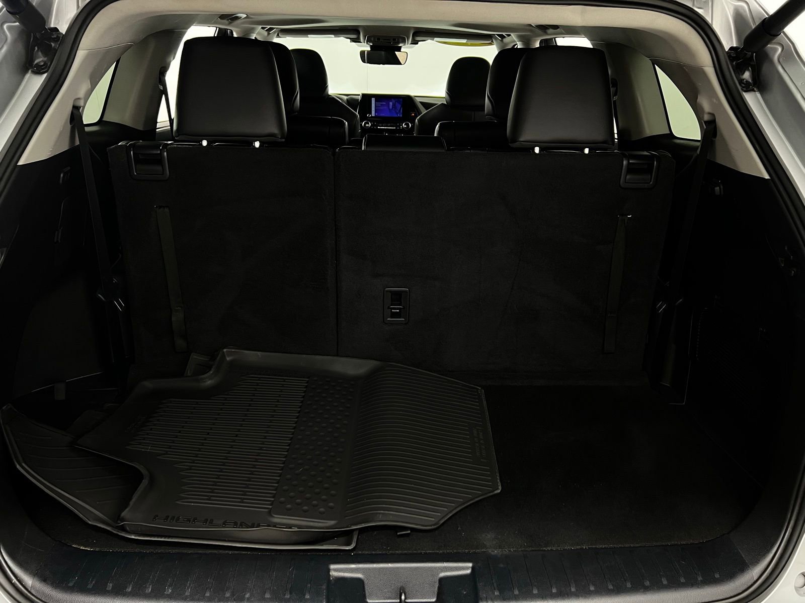 Certified 2024 Toyota Highlander XLE image 25