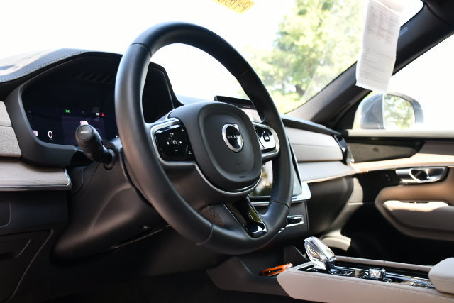 Certified 2026 Volvo XC90 B6 Plus AWD/4WD image 11