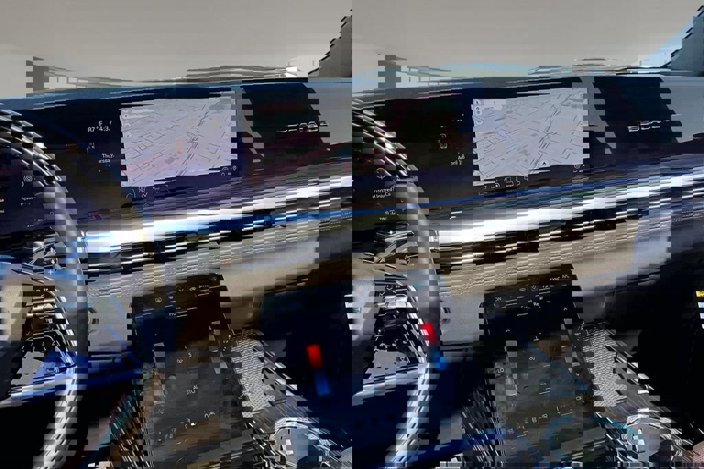 New 2026 Cadillac Escalade ESV Luxury w/ LPO, Radiant Package AWD/4WD image 7