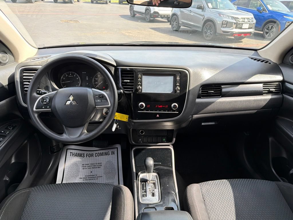Used 2020 Mitsubishi Outlander SE AWD/4WD image 32