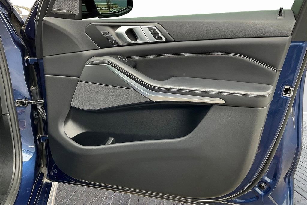 Used 2019 BMW X5 xDrive50i w/ M Sport Package AWD/4WD image 27