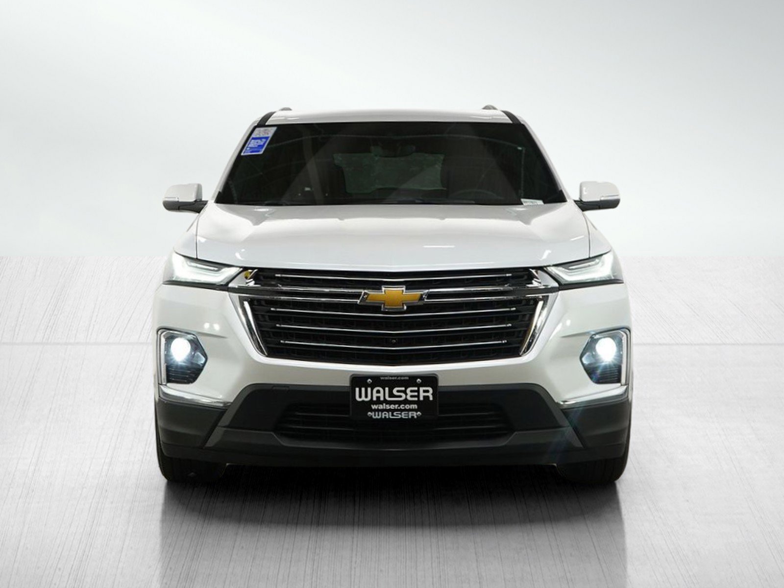 Used 2024 Chevrolet Traverse LT w/ Rear Camera Mirror Package image 9