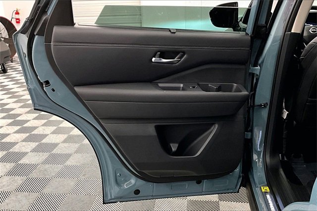 New 2026 Nissan Pathfinder Platinum image 33