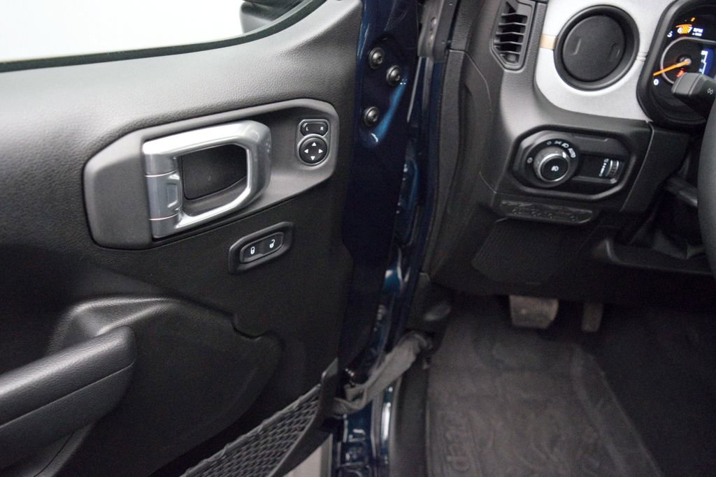 Used 2025 Jeep Wrangler Willys image 27