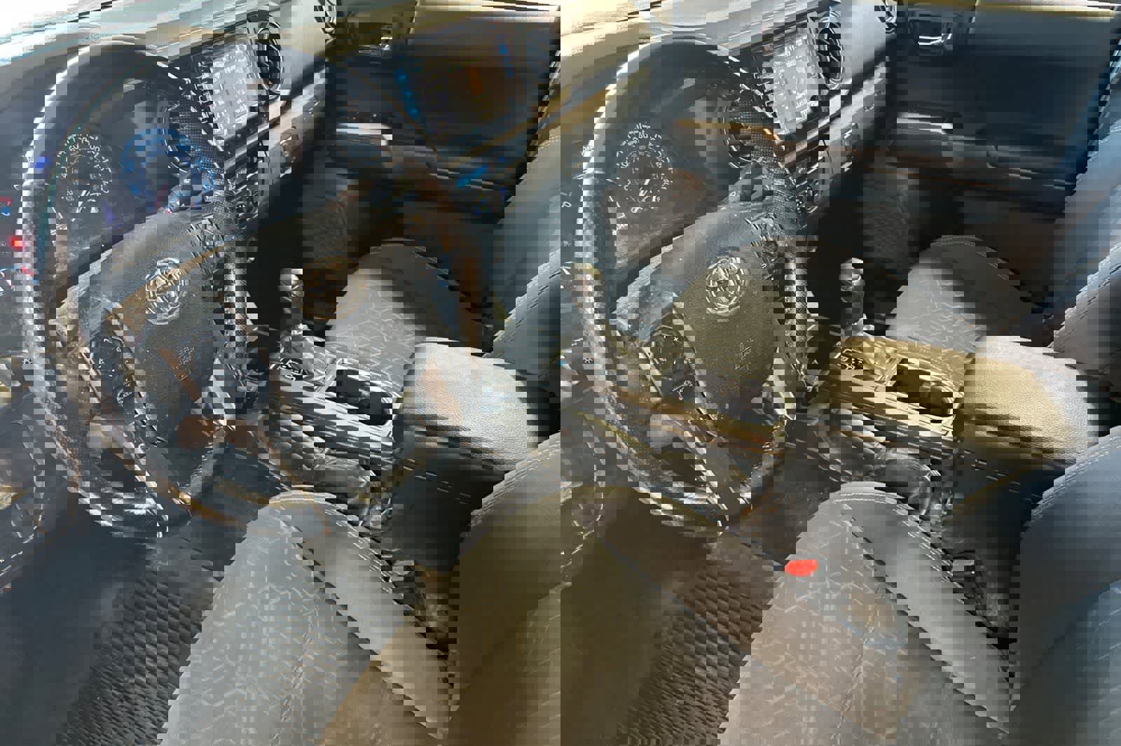 Used 2016 Toyota Tacoma TRD Off-Road w/ Premium & Technology Package image 12