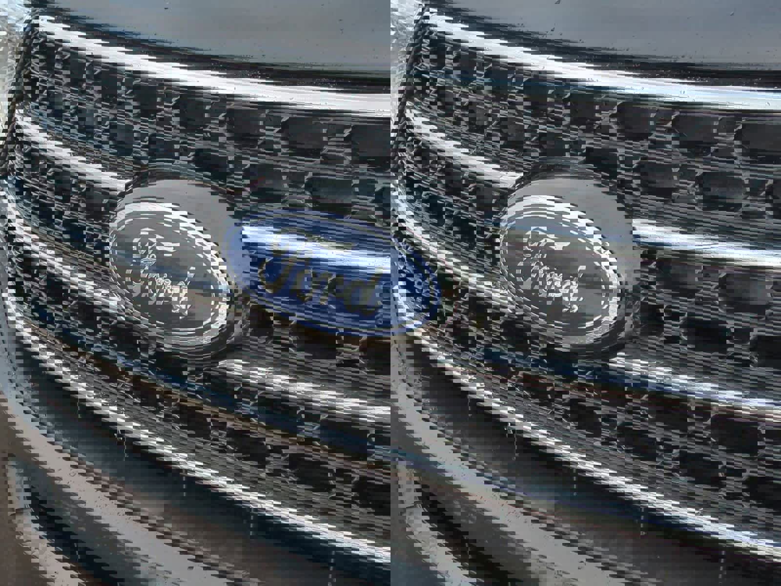 Used 2020 Ford Explorer XLT w/ Equipment Group 202A image 12