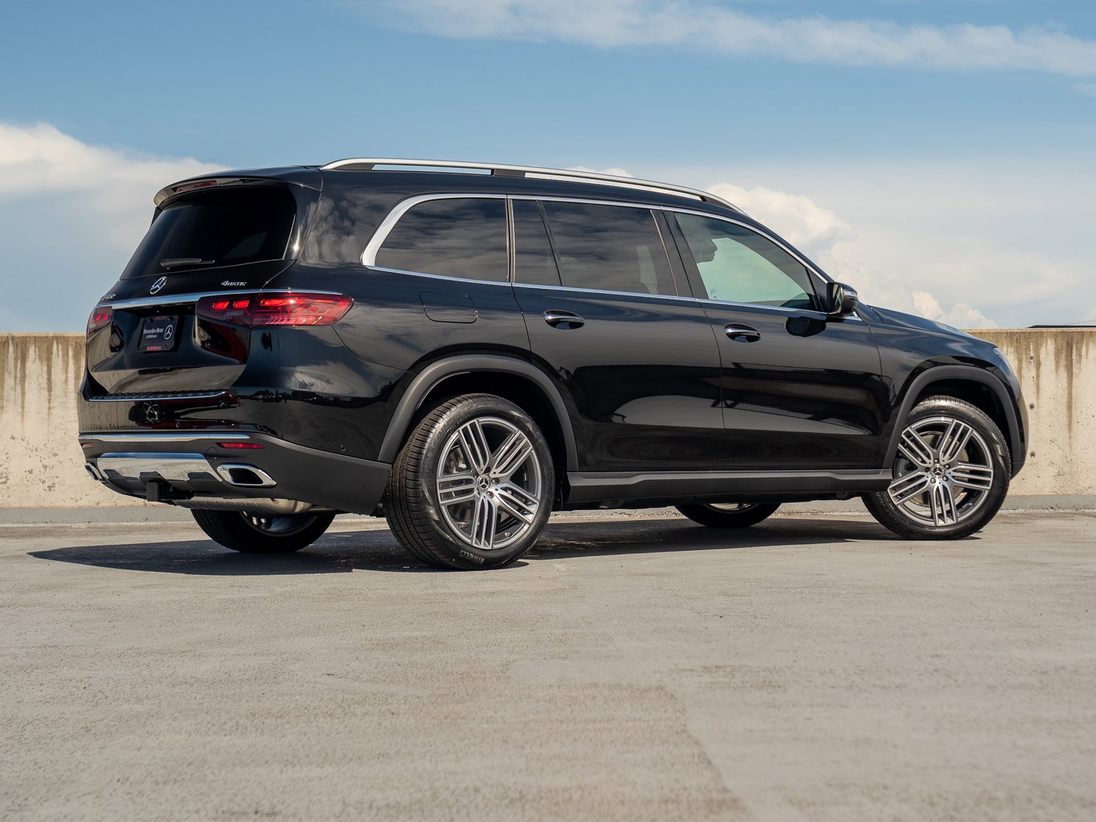 Certified 2025 Mercedes-Benz GLS 450 4MATIC image 4