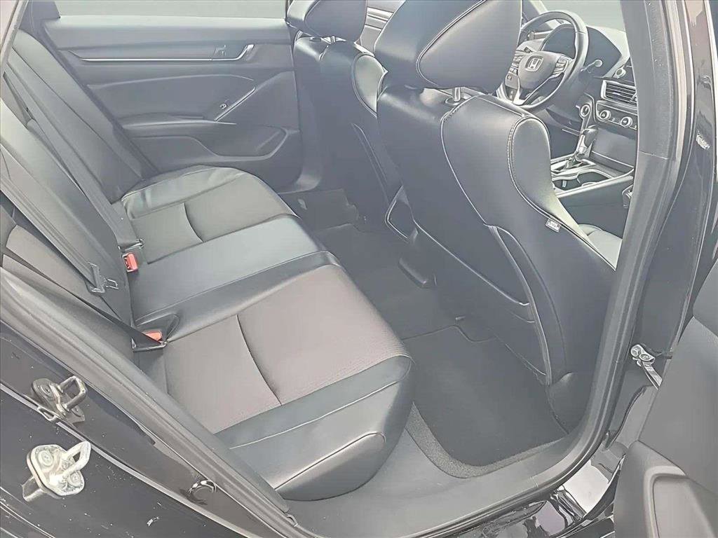 Used 2018 Honda Accord Sport image 14