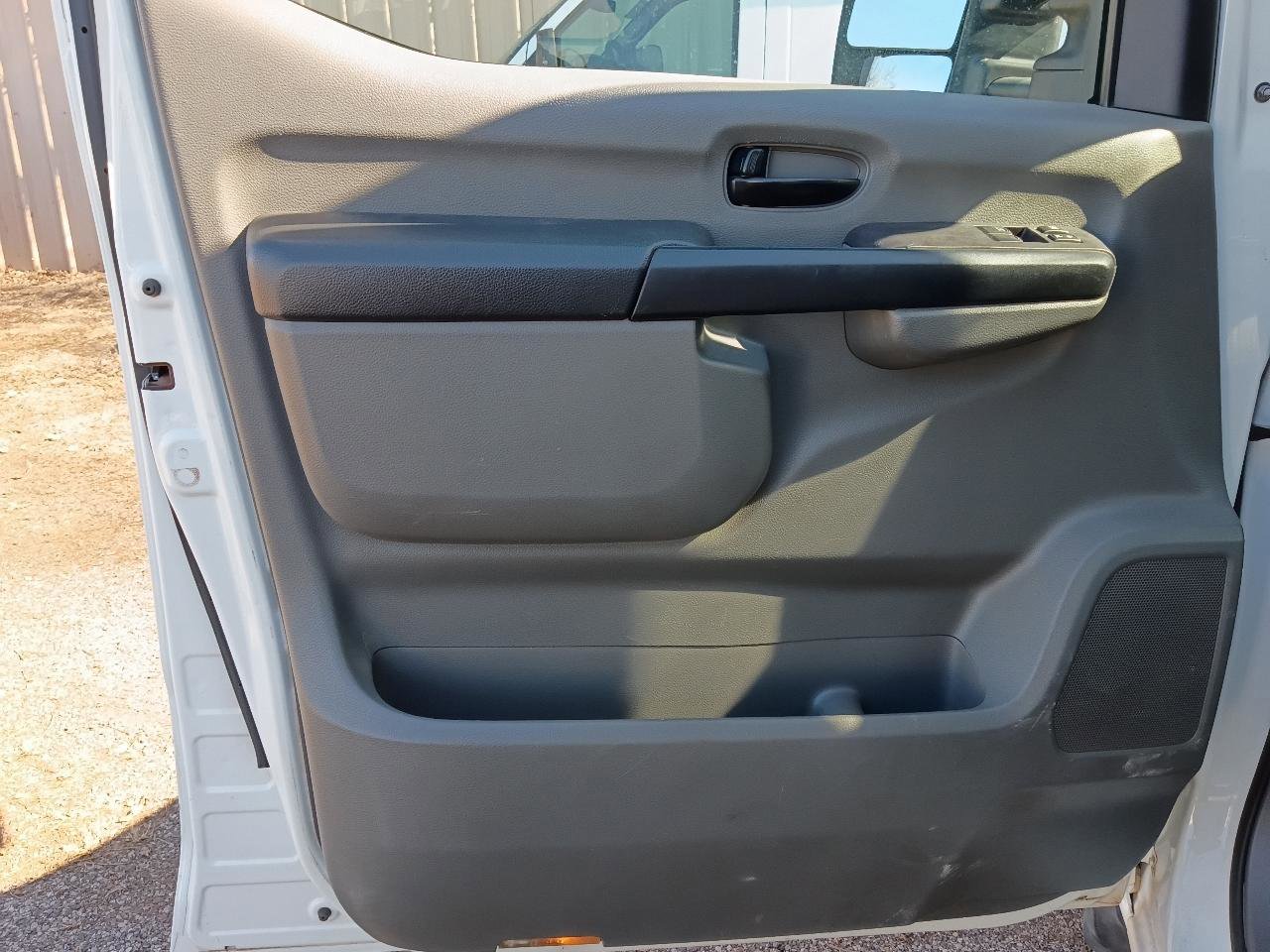 Used 2016 Nissan NV 3500 SV w/ SV Technology Package image 9