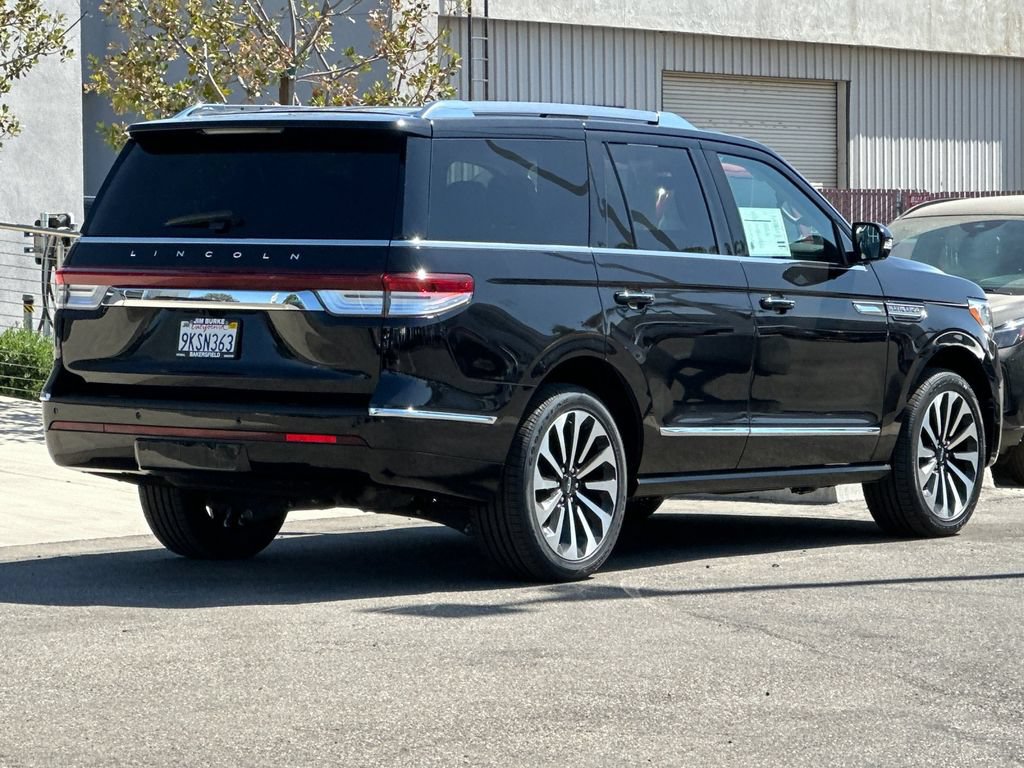 Certified 2024 Lincoln Navigator Reserve AWD/4WD image 3