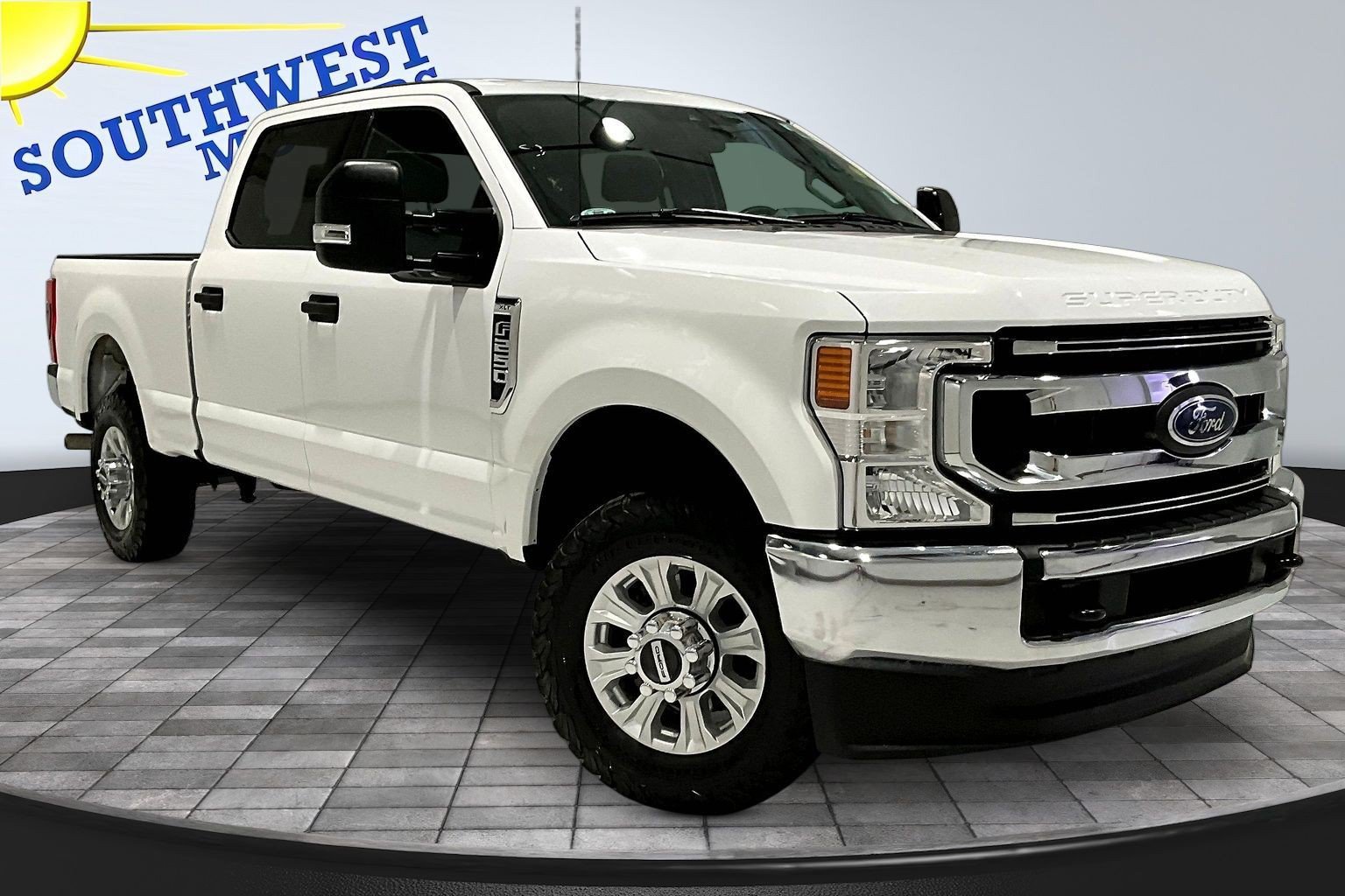 Used 2021 Ford F250 XLT AWD/4WD image 3