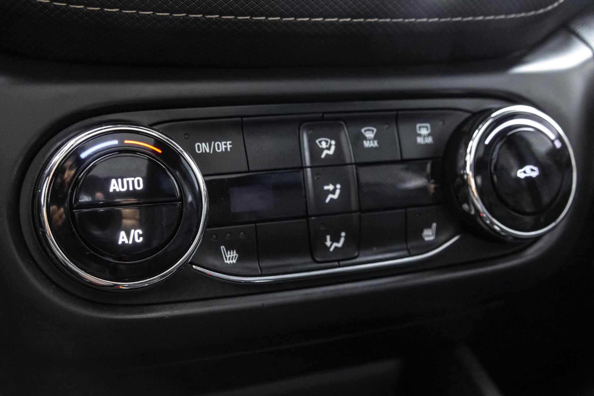 Used 2022 Chevrolet TrailBlazer ACTIV w/ Sun and Liftgate Package AWD/4WD image 30