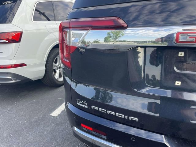 Used 2021 GMC Acadia Denali w/ Denali Technology Package FWD image 11