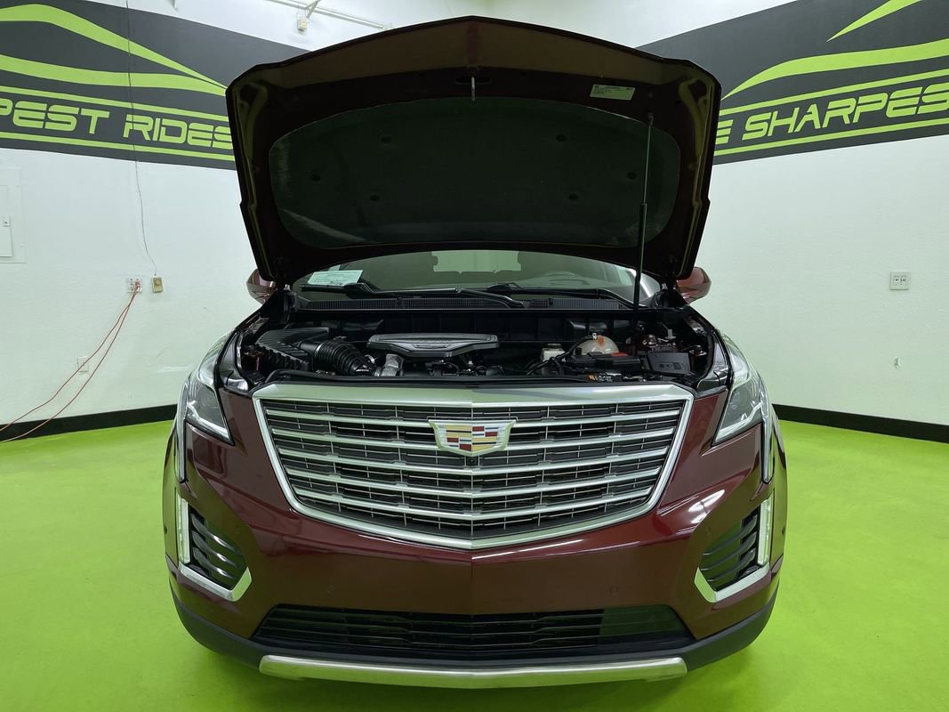 Used 2017 Cadillac XT5 Platinum w/ Driver Assist Package image 4