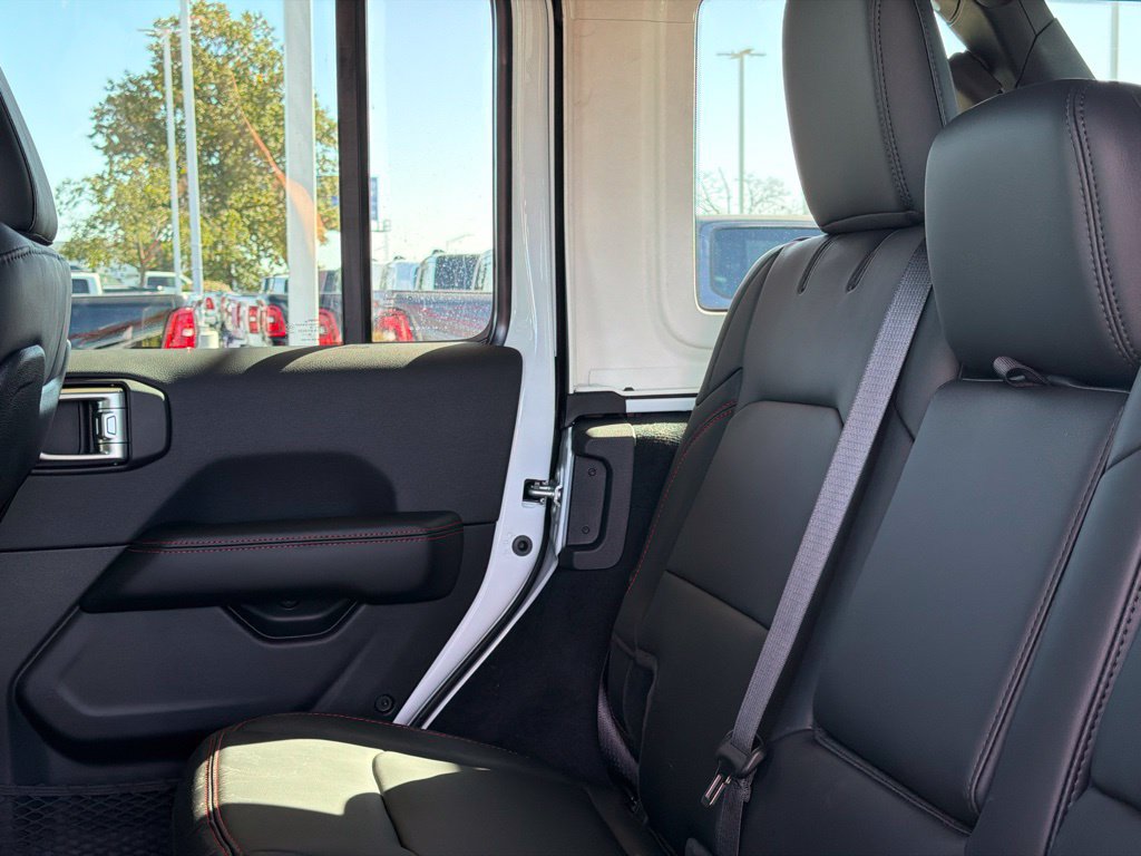 New 2027 Jeep Wrangler Unlimited Rubicon AWD/4WD image 18