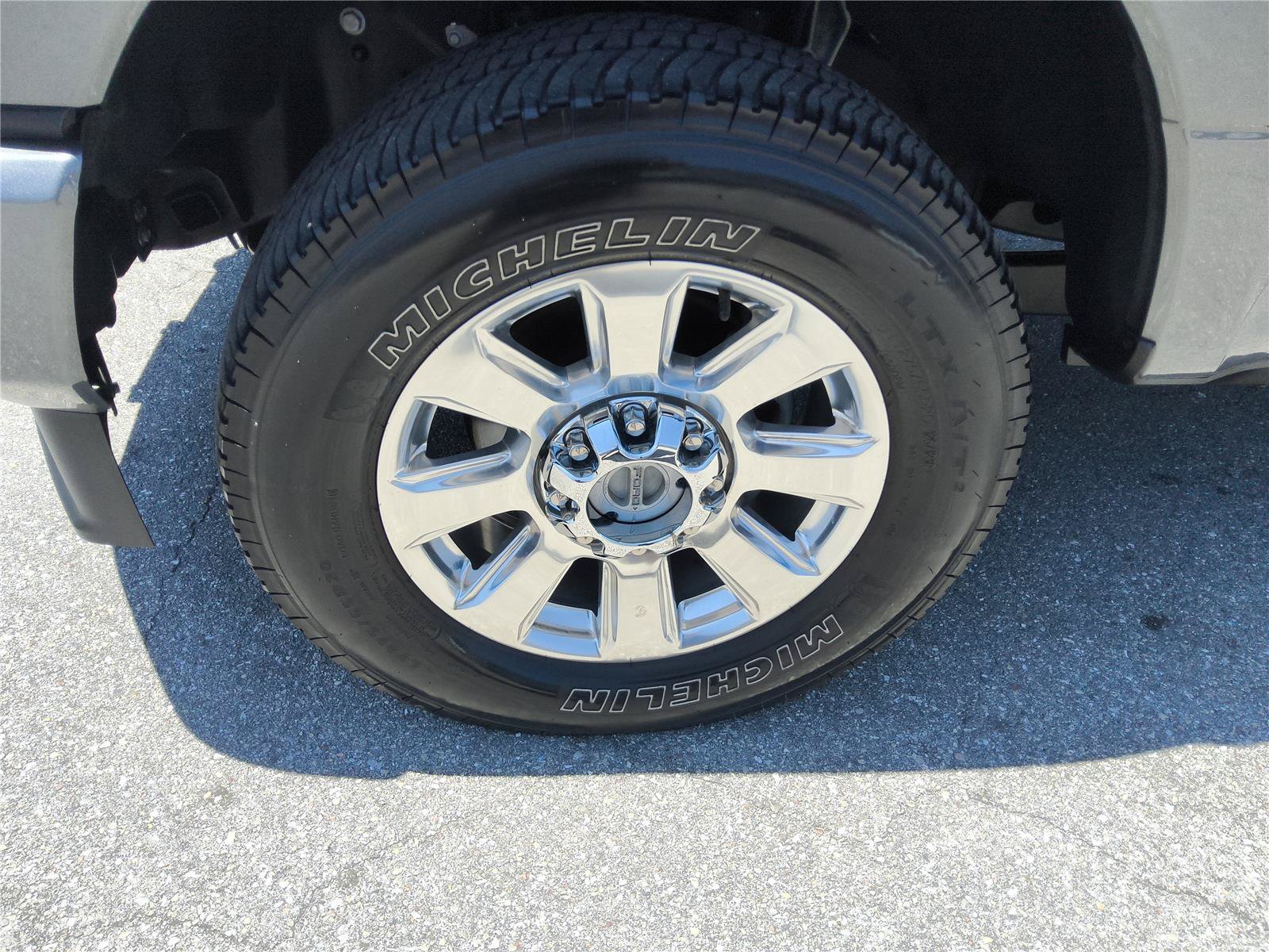 Used 2021 Ford F250 Platinum w/ FX4 Off-Road Package AWD/4WD image 9