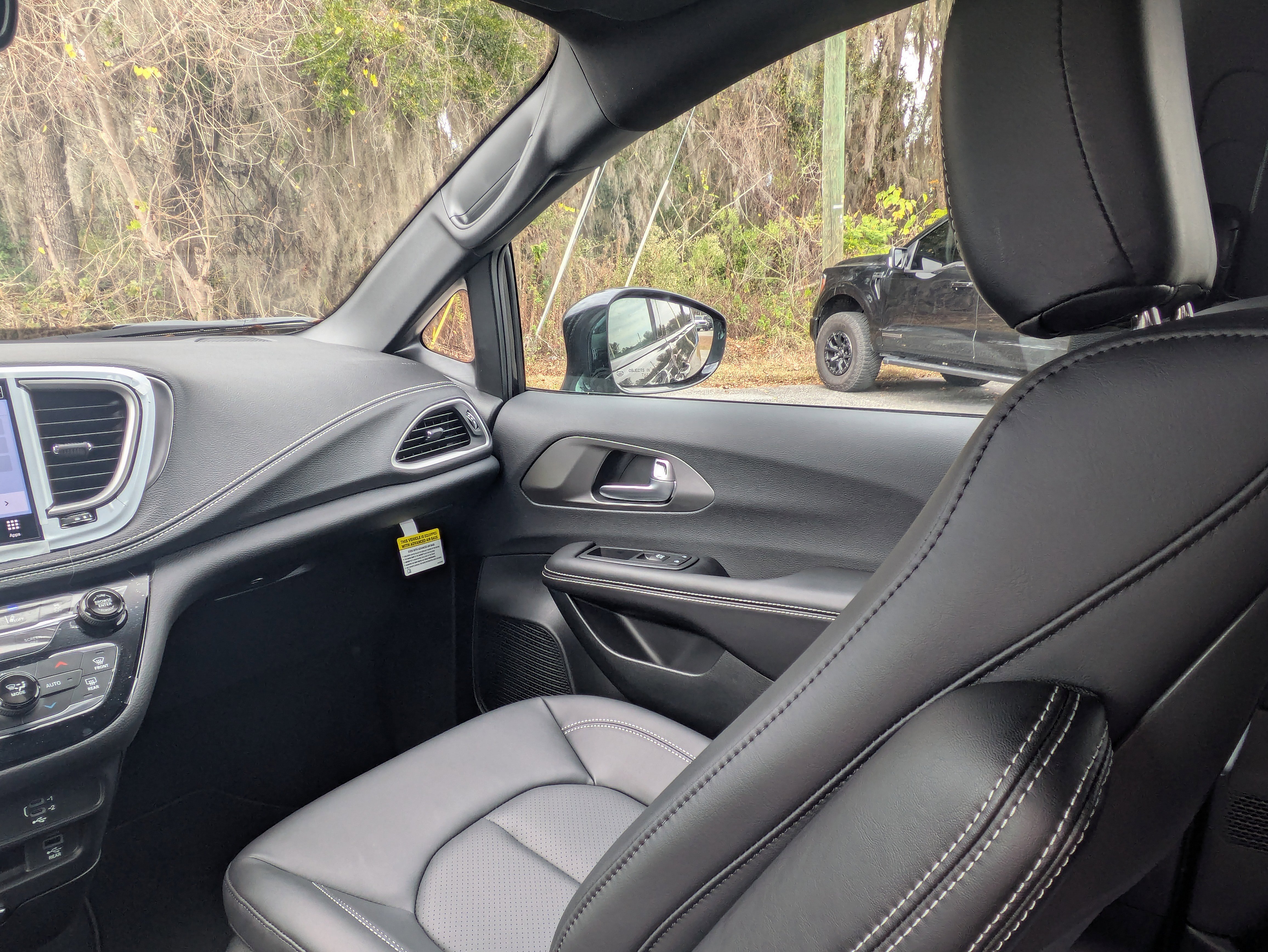 New 2026 Chrysler Pacifica Select image 17