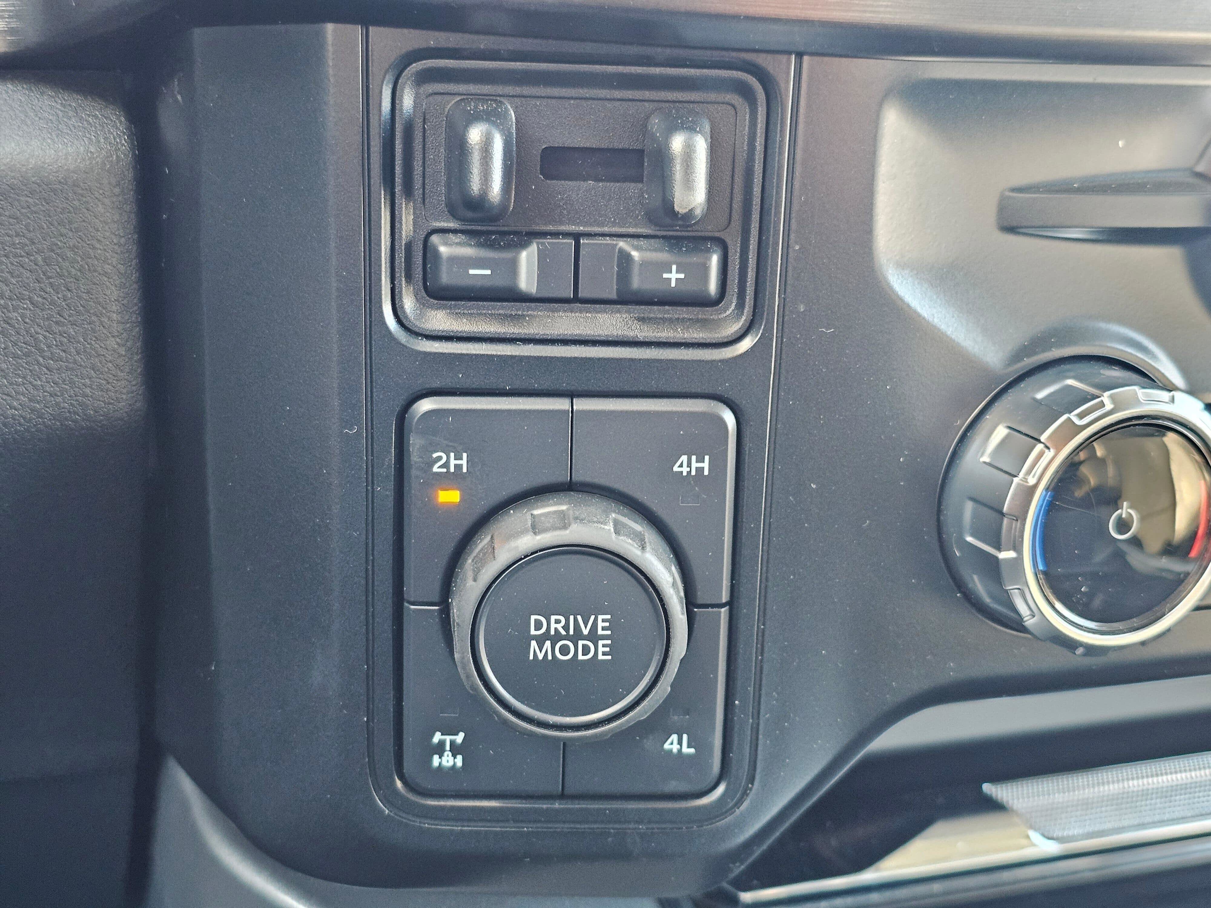 Used 2023 Ford F350 Lariat image 21