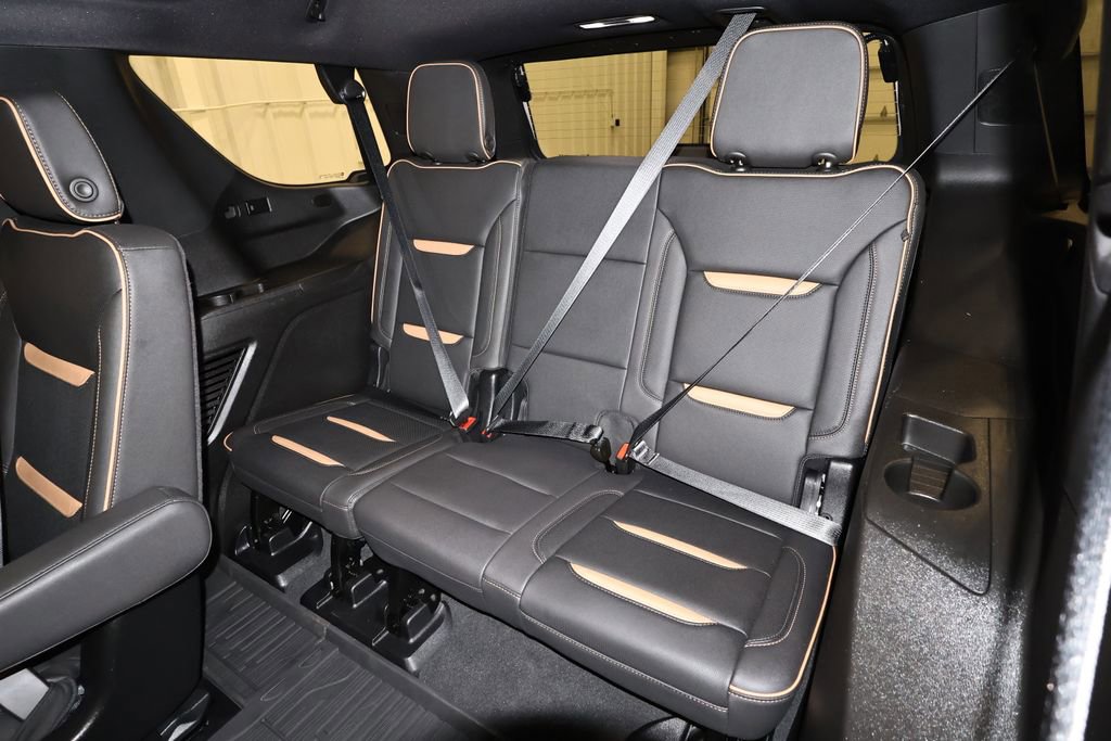 Used 2024 GMC Yukon AT4 w/ Technology Package image 17