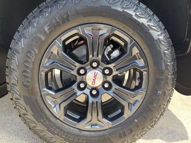 Used 2024 GMC Canyon Elevation w/ Convenience Package image 24