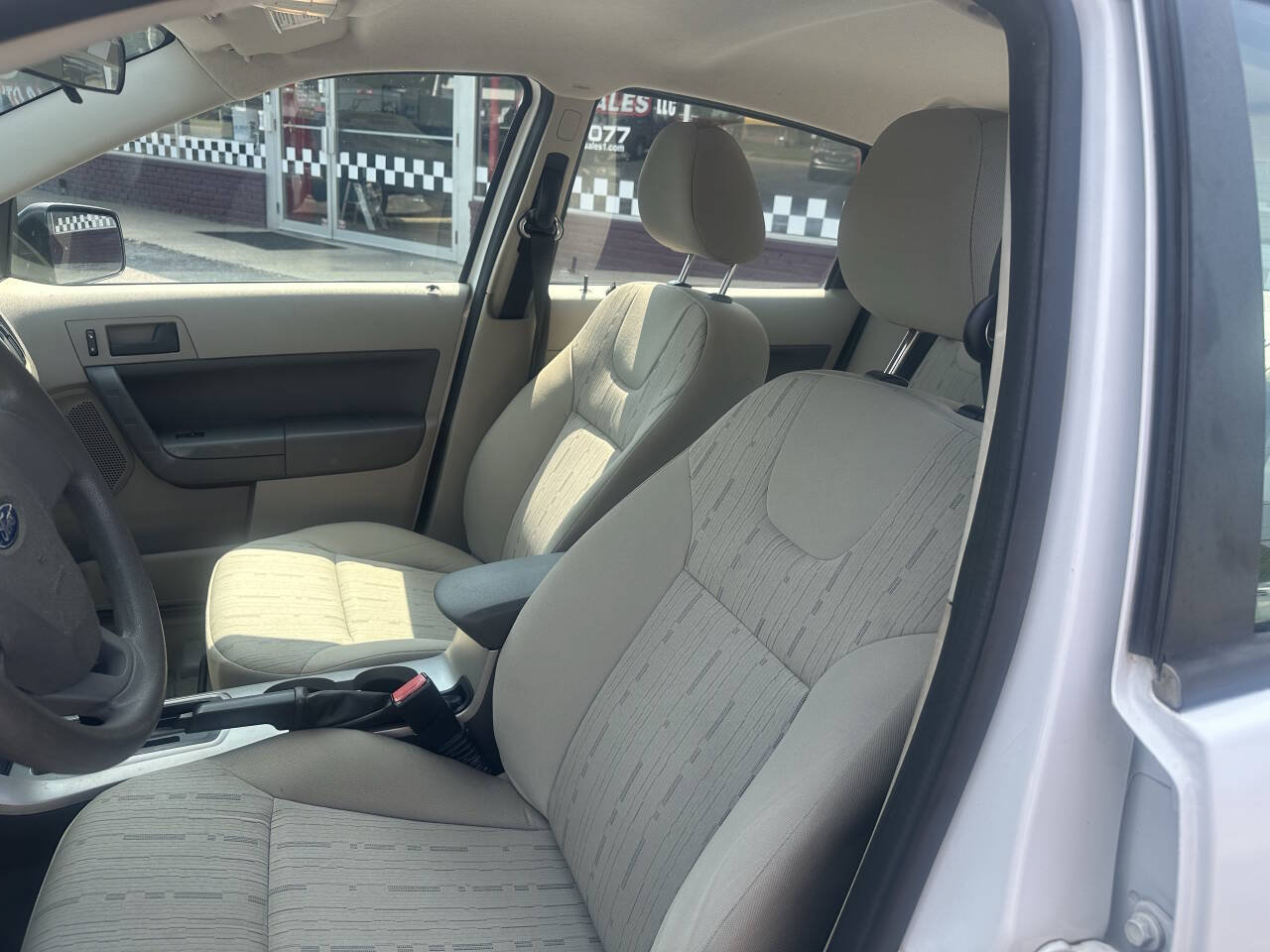 Used 2008 Ford Focus SE FWD image 14