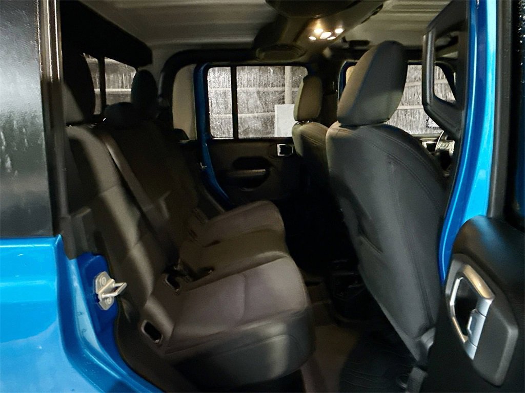 Used 2021 Jeep Gladiator Willys image 27