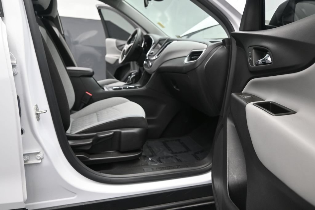 Used 2023 Chevrolet Equinox LS FWD image 17