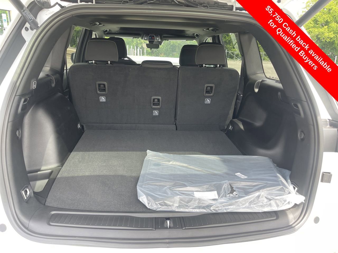 New 2025 Jeep Grand Cherokee Laredo X w/ Luxury Tech Group I image 23