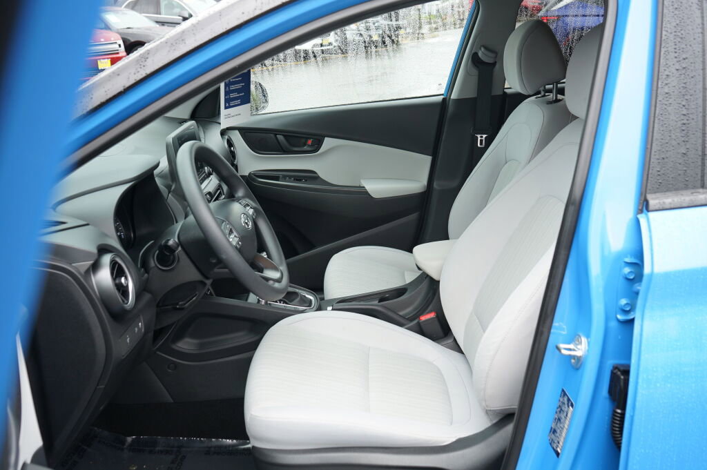 Certified 2023 Hyundai Kona SEL AWD/4WD image 16