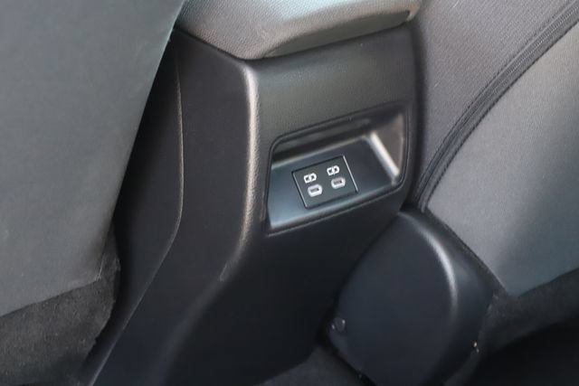 Used 2025 Toyota Corolla LE FWD image 17