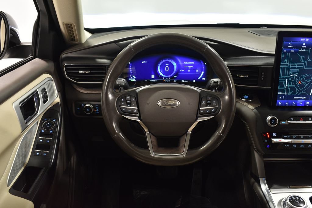 Used 2020 Ford Explorer Platinum w/ Premium Technology Package image 12