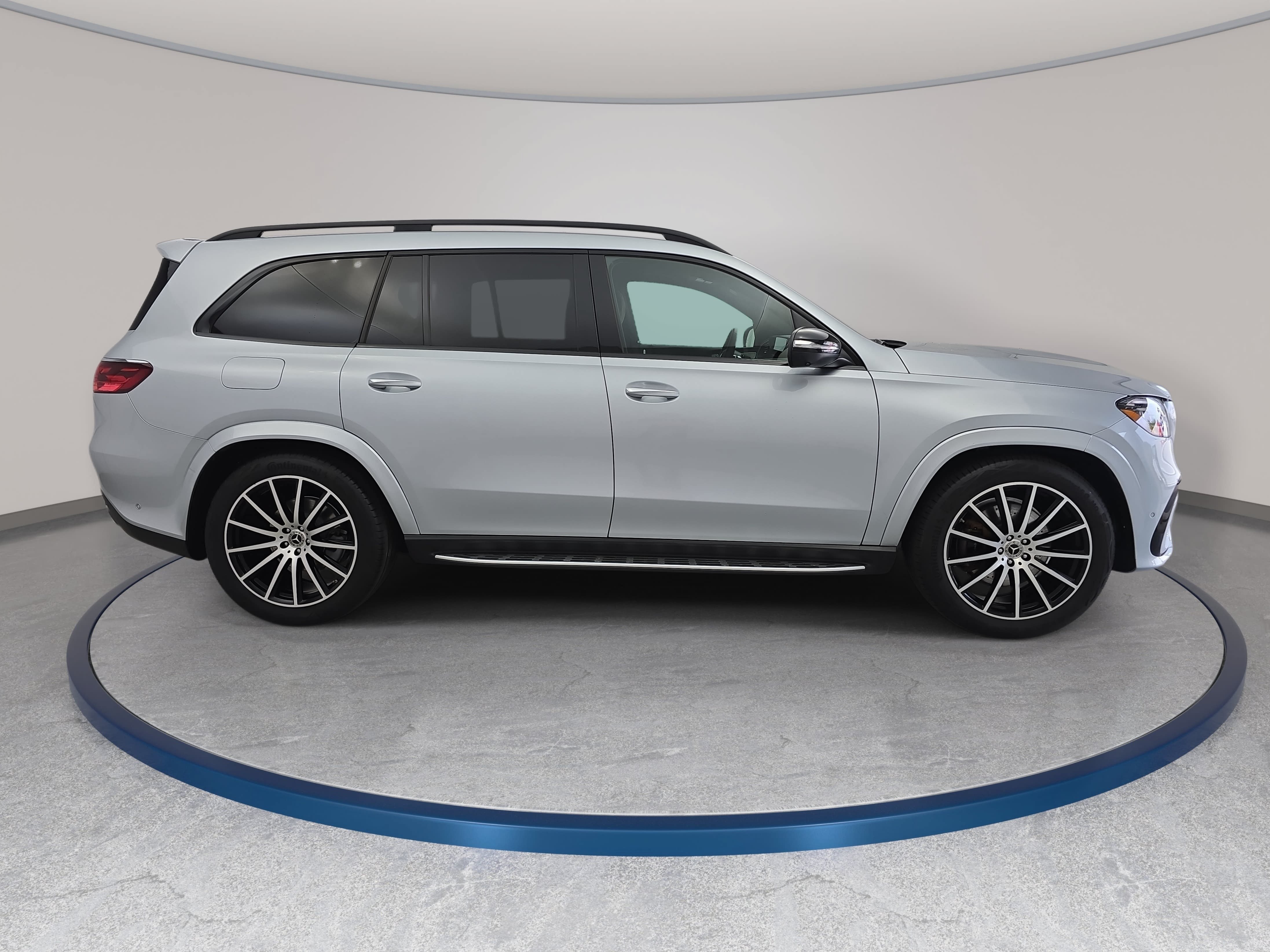 Certified 2026 Mercedes-Benz GLS 450 4MATIC image 4