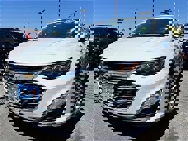 Used 2022 Chevrolet Malibu LT image 2