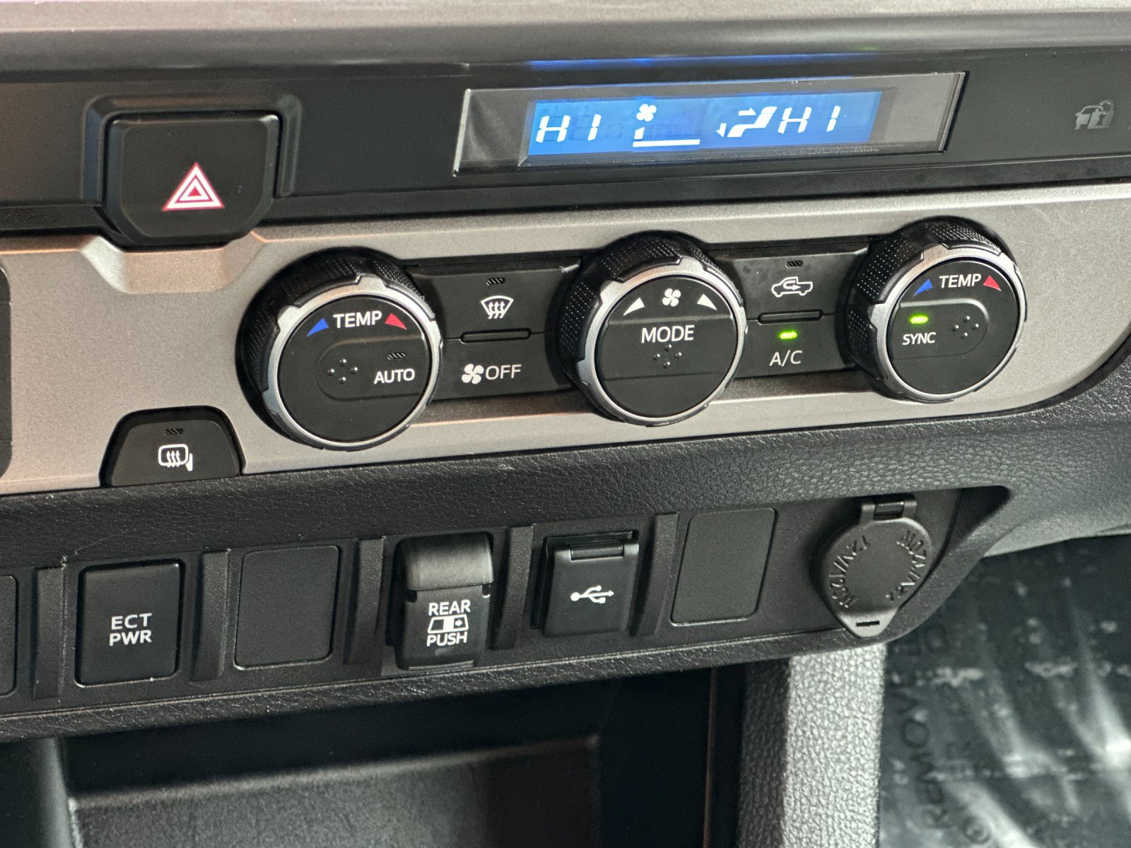 Used 2023 Toyota Tacoma image 19