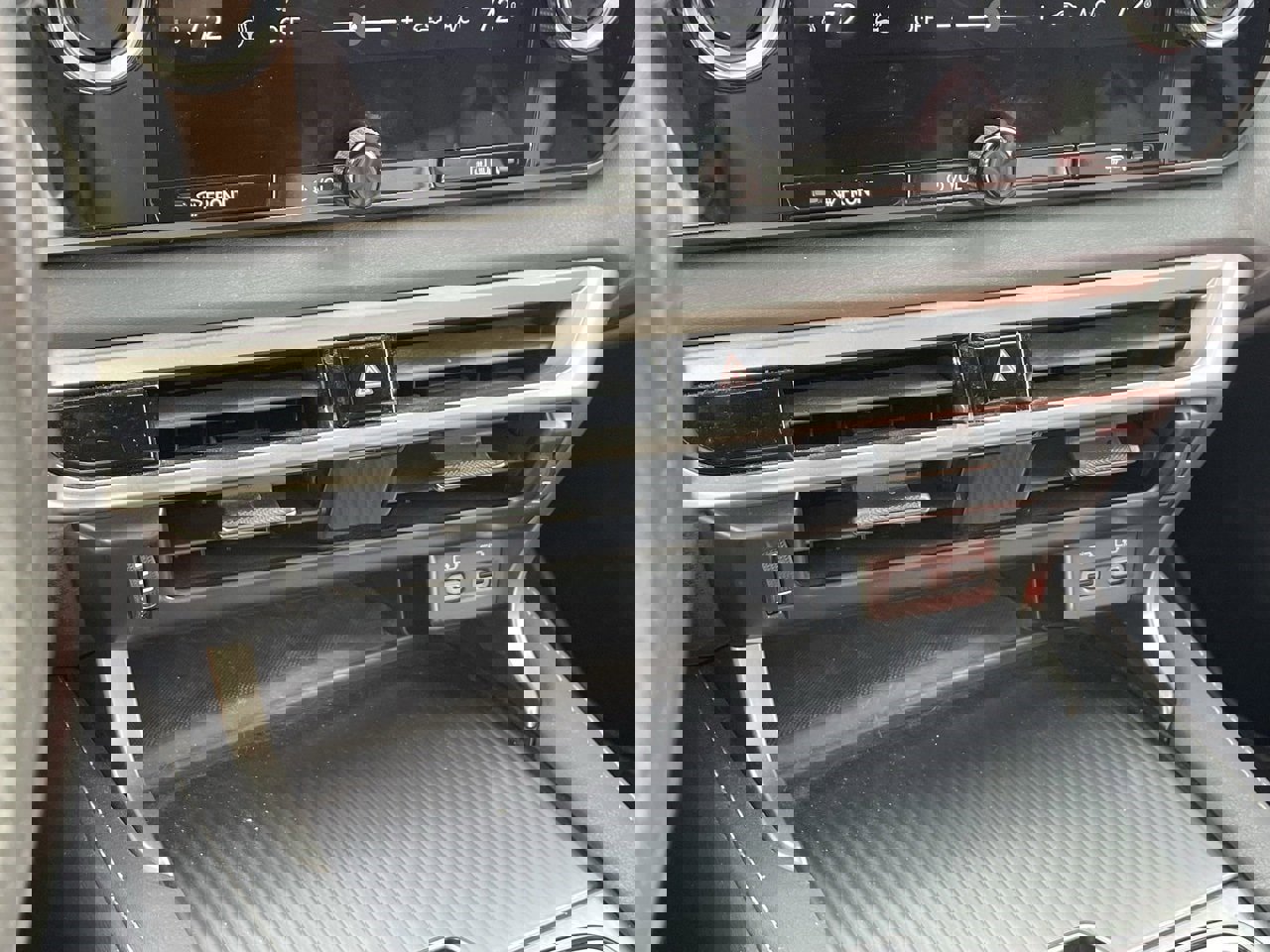 Used 2023 Lexus RX 500h F Sport image 7