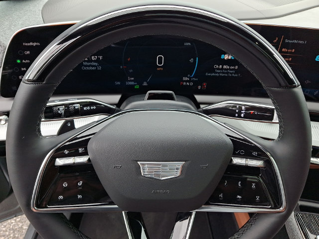 Certified 2025 Cadillac Optiq Luxury 2 AWD/4WD image 18