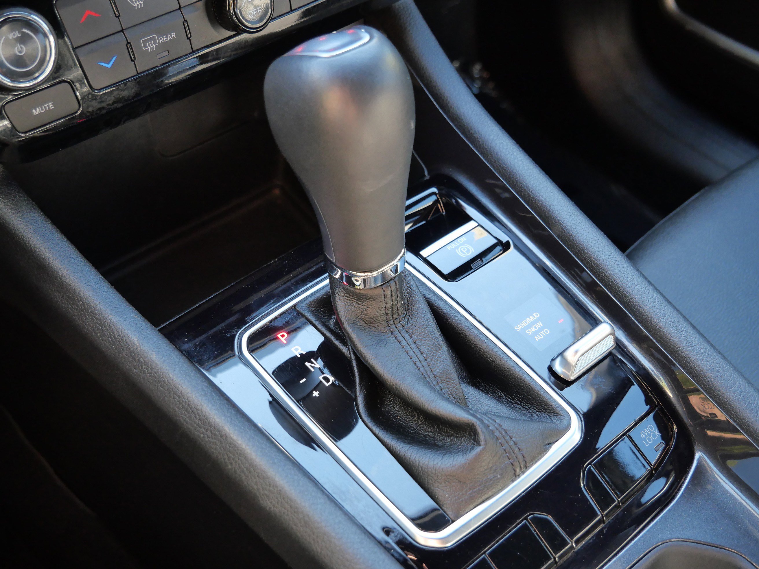 Used 2024 Jeep Compass Latitude image 25