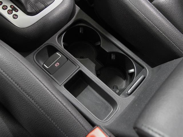 Used 2017 Volkswagen Tiguan S image 15