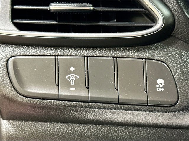 Used 2018 Hyundai Elantra GT image 12