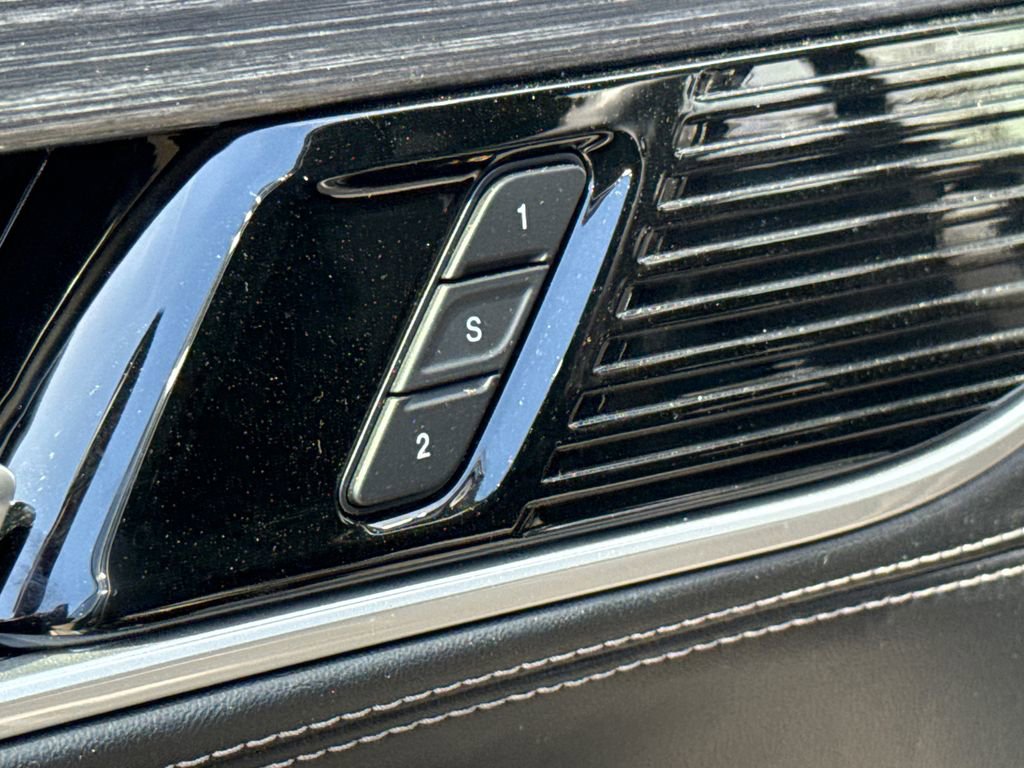 Used 2024 Jeep Wagoneer Series II w/ Flexible Seating Group image 21