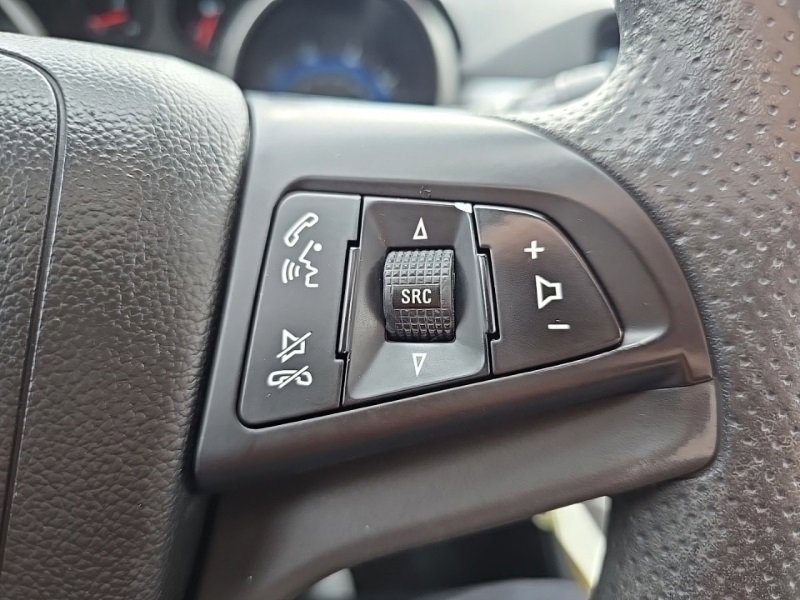 Used 2016 Chevrolet Cruze LT w/ Technology Package image 12