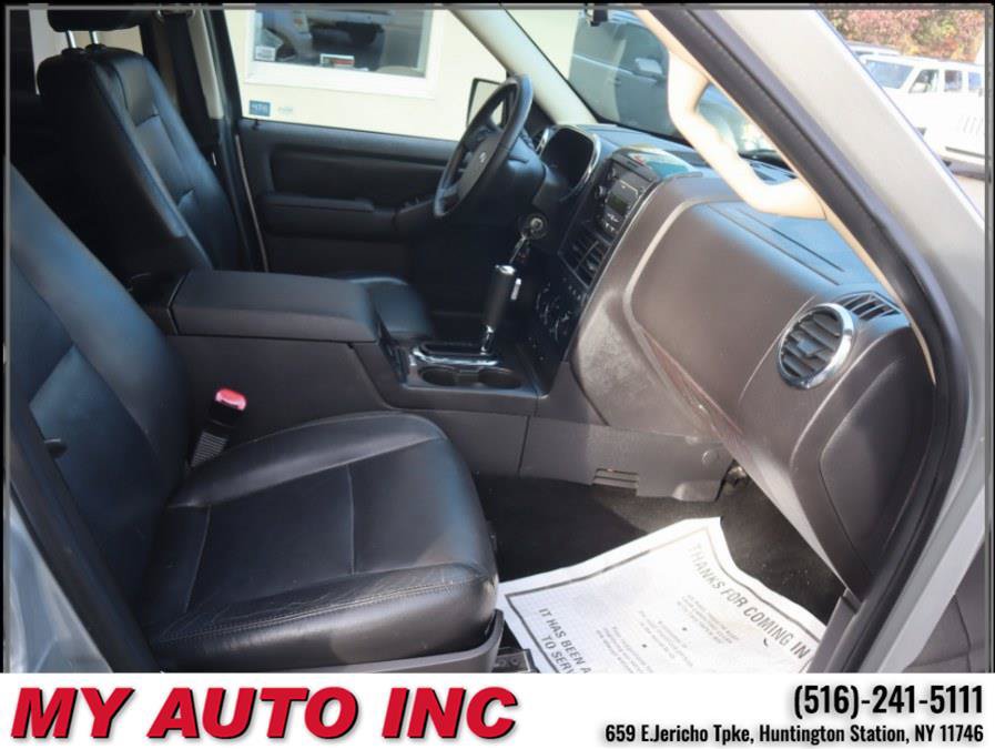 Used 2010 Ford Explorer XLT AWD/4WD image 25