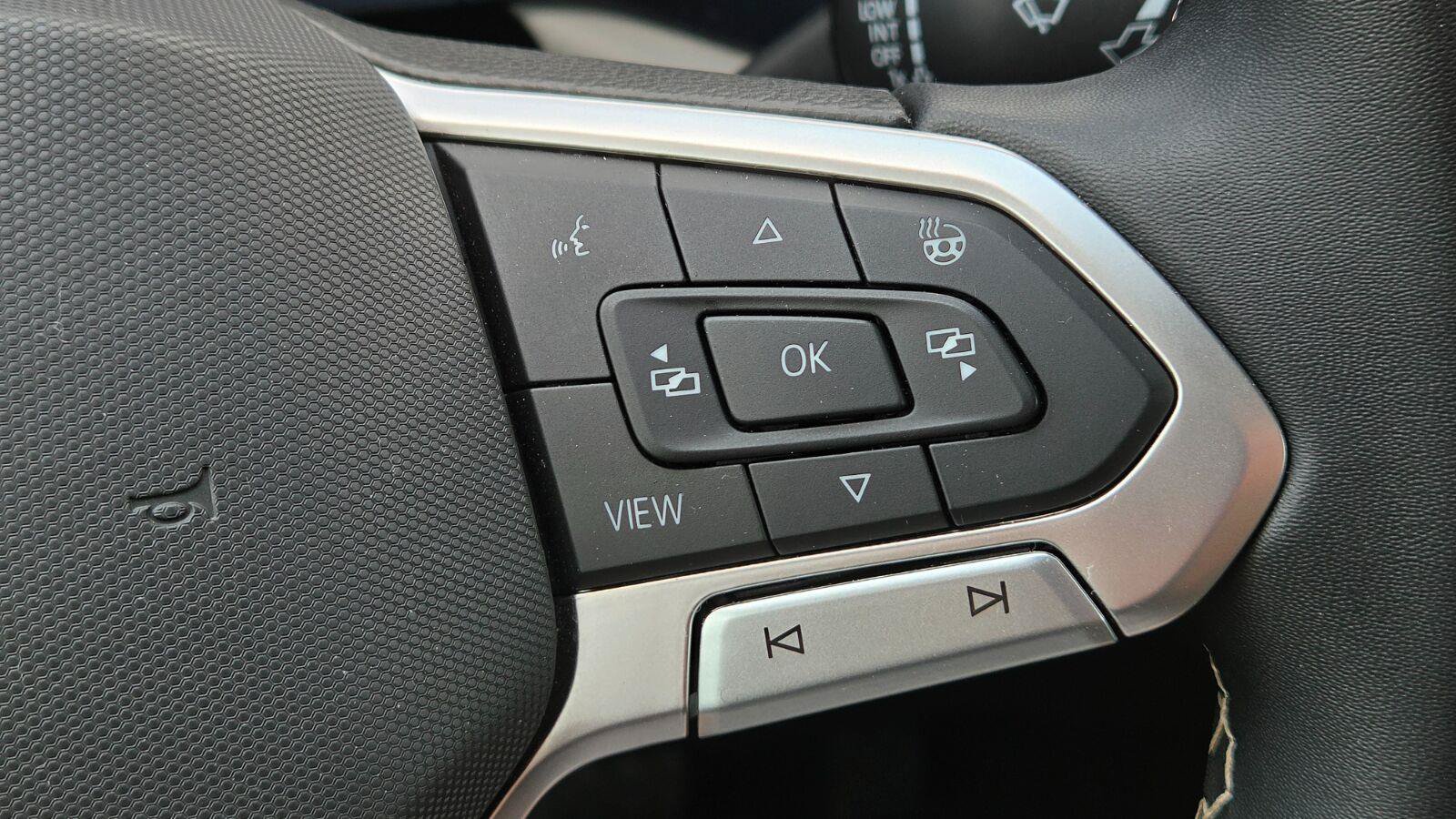 Certified 2023 Volkswagen Taos SE w/ Panoramic Sunroof Package FWD image 28