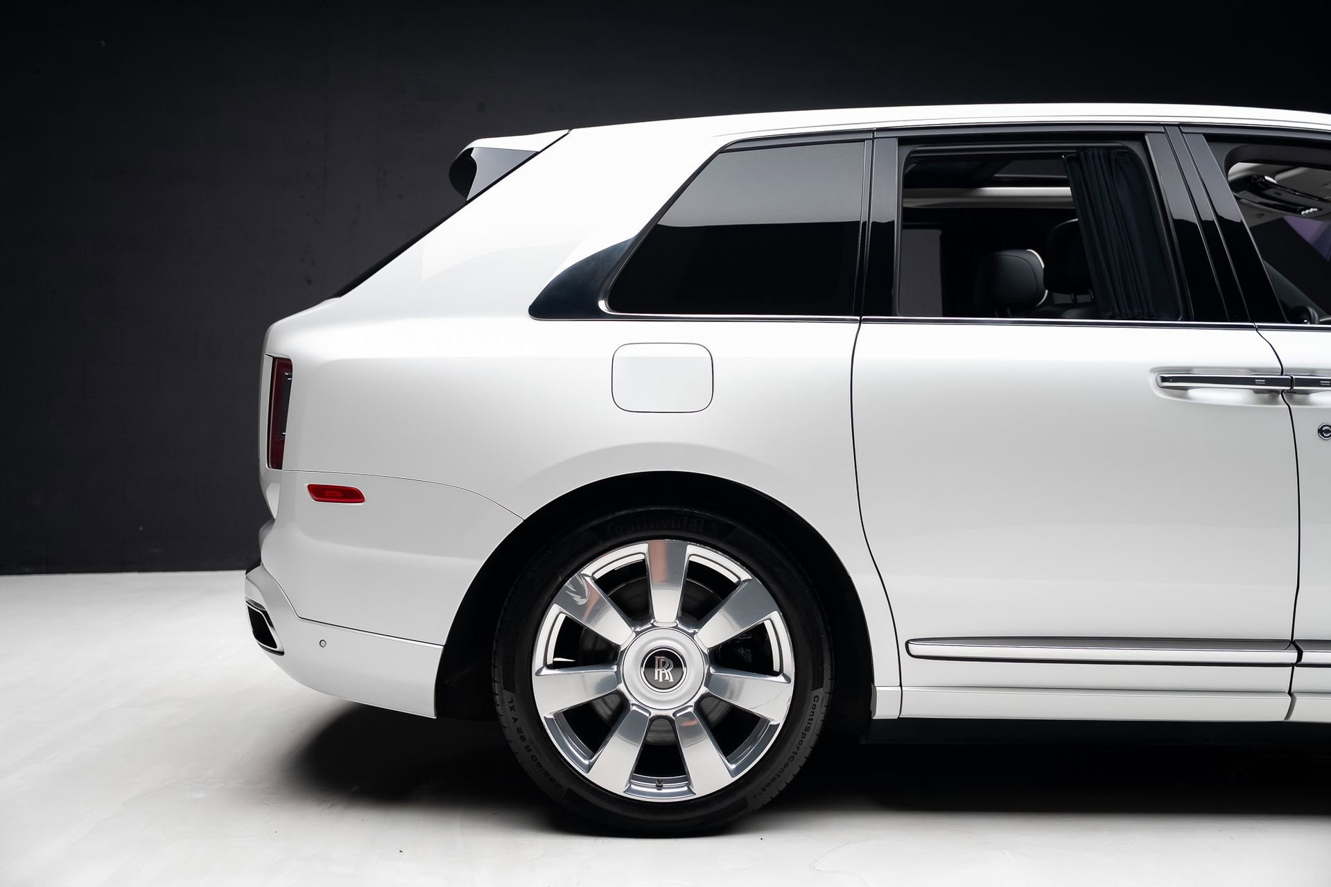 Used 2019 Rolls-Royce Cullinan AWD/4WD image 36