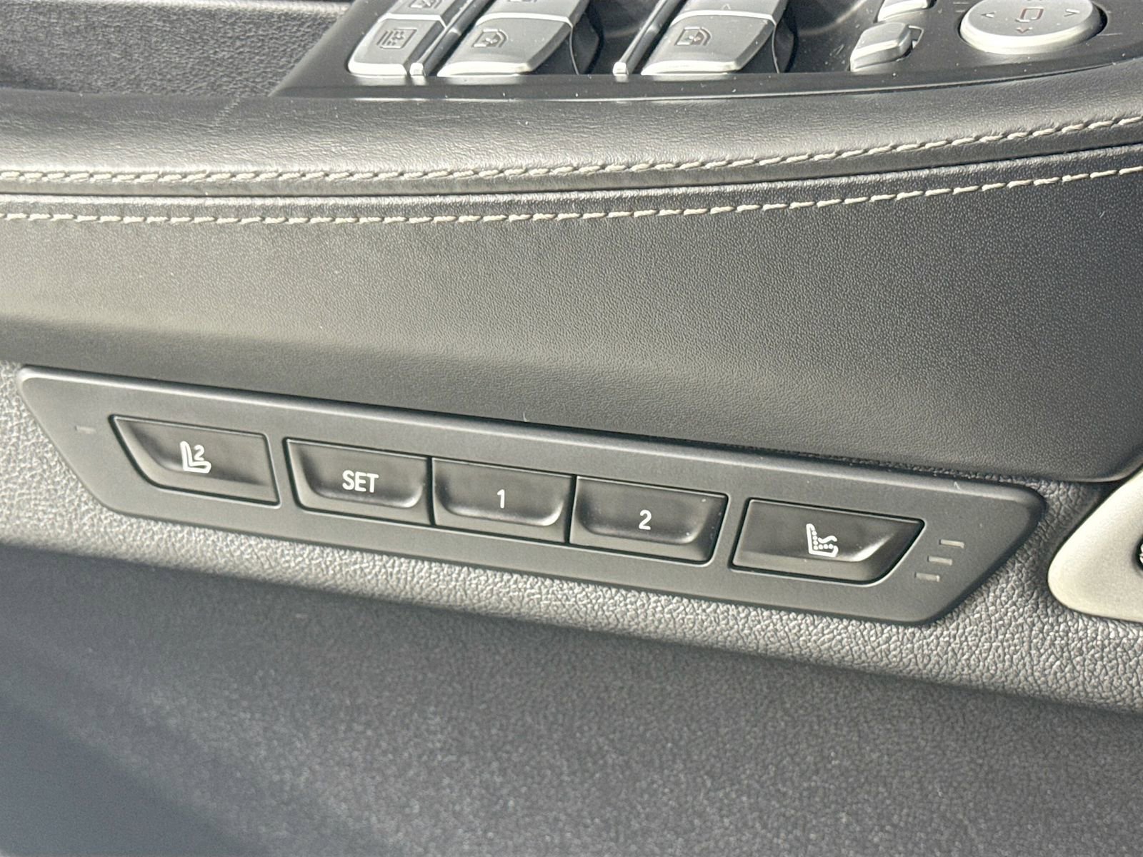 Used 2020 BMW M760i xDrive w/ Luxury Rear Seating Package image 19