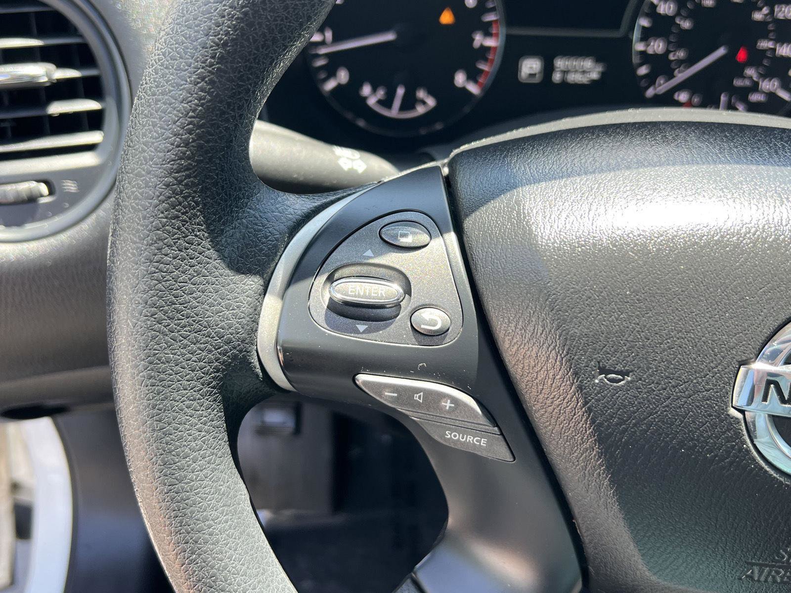 Used 2013 Nissan Pathfinder S AWD/4WD image 31