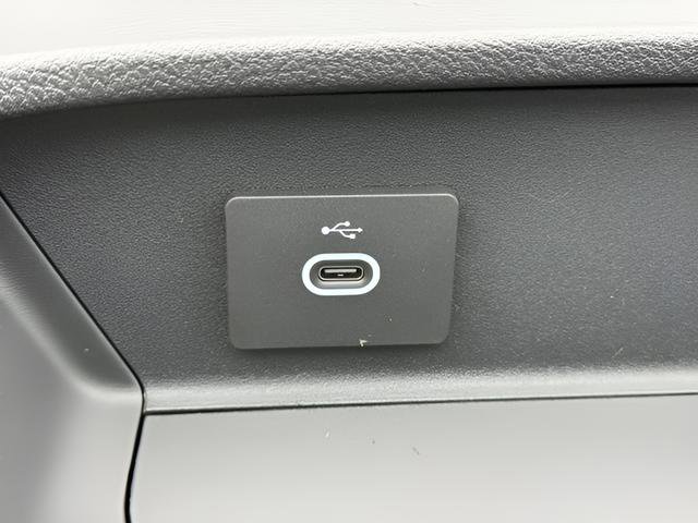 New 2026 Ford Transit 250 148 Medium Roof Extended AWD w/ Exterior Upgrade Package image 12