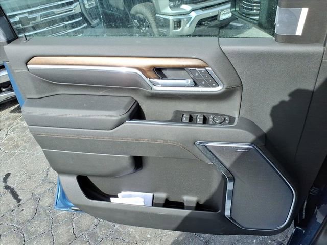 New 2026 Chevrolet Silverado 2500 High Country w/ High Country Premium Package AWD/4WD image 10
