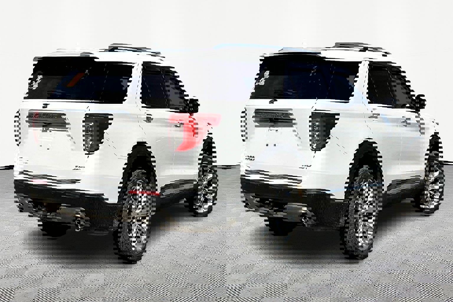 Used 2022 Ford Explorer Platinum w/ Technology Package image 6